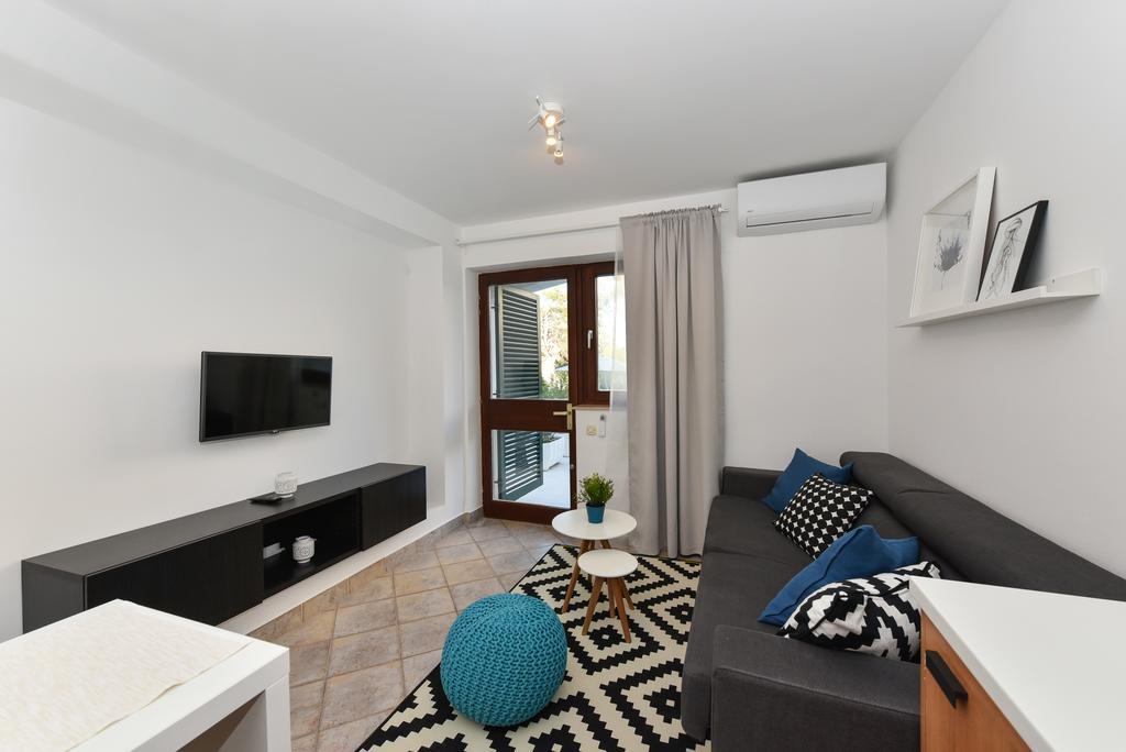 Mediterraneo Garden Apartments Petrcane Exterior foto