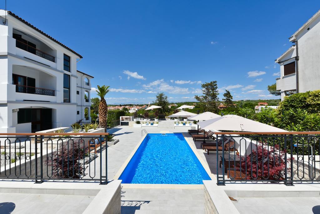 Mediterraneo Garden Apartments Petrcane Exterior foto